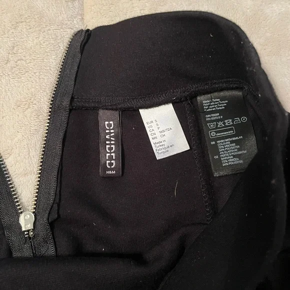 H&M Black Midi A-Line Skirt with Pleats - Picture 3 of 3